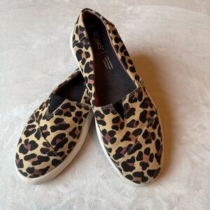 TOMS Leopard Print Slip On Shoes Women’s Casual Flats